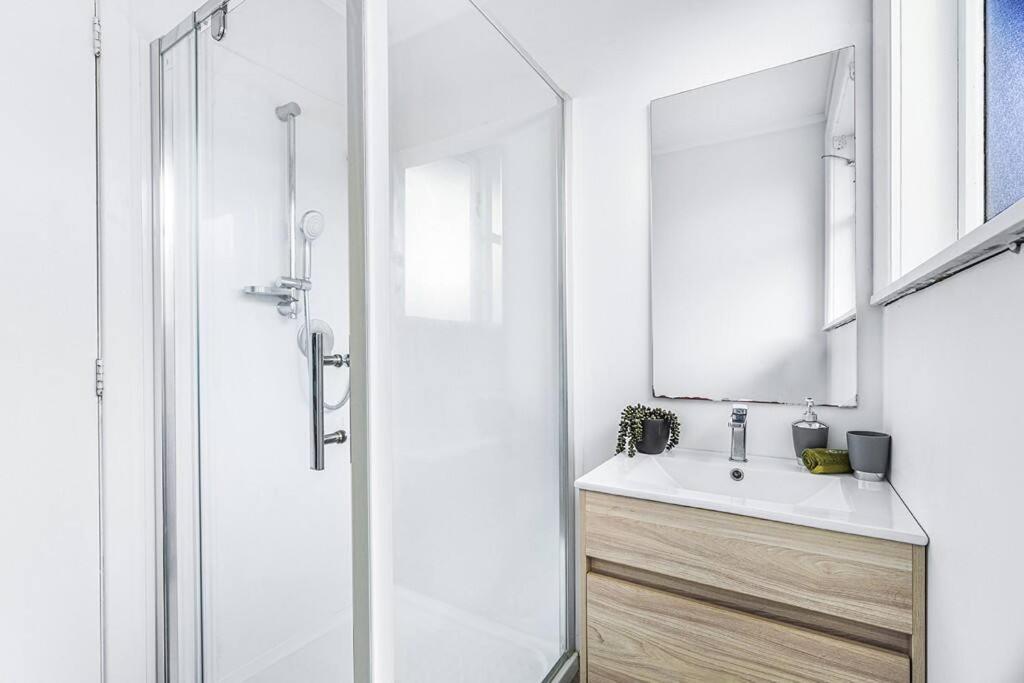 3-Bedroom House-Big Yard- Netflix Χάμιλτον Εξωτερικό φωτογραφία